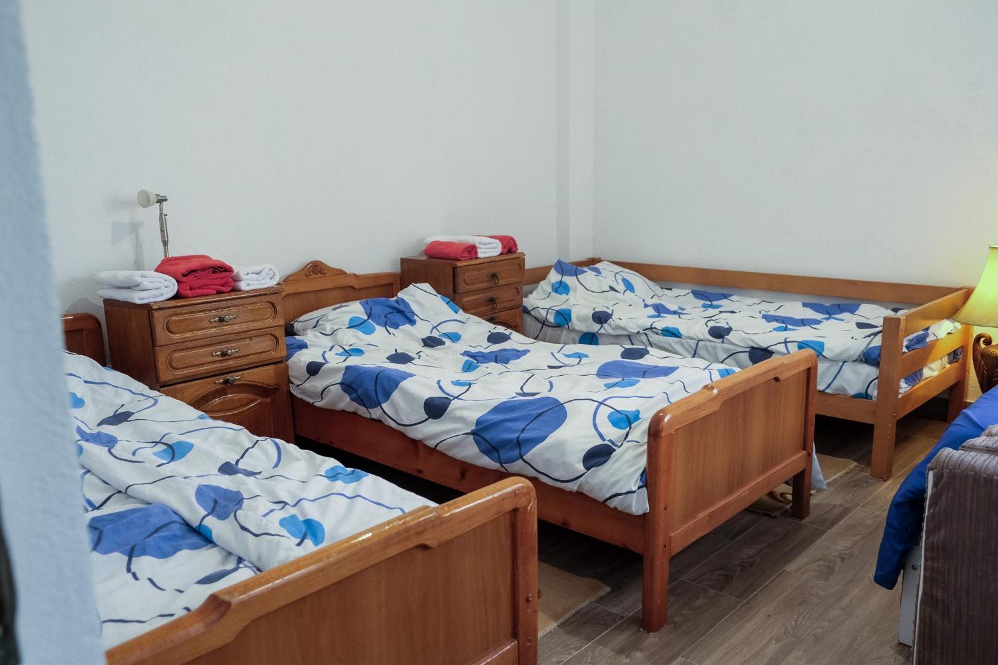 Cozy Spacious Apartment Pejë Esterno foto