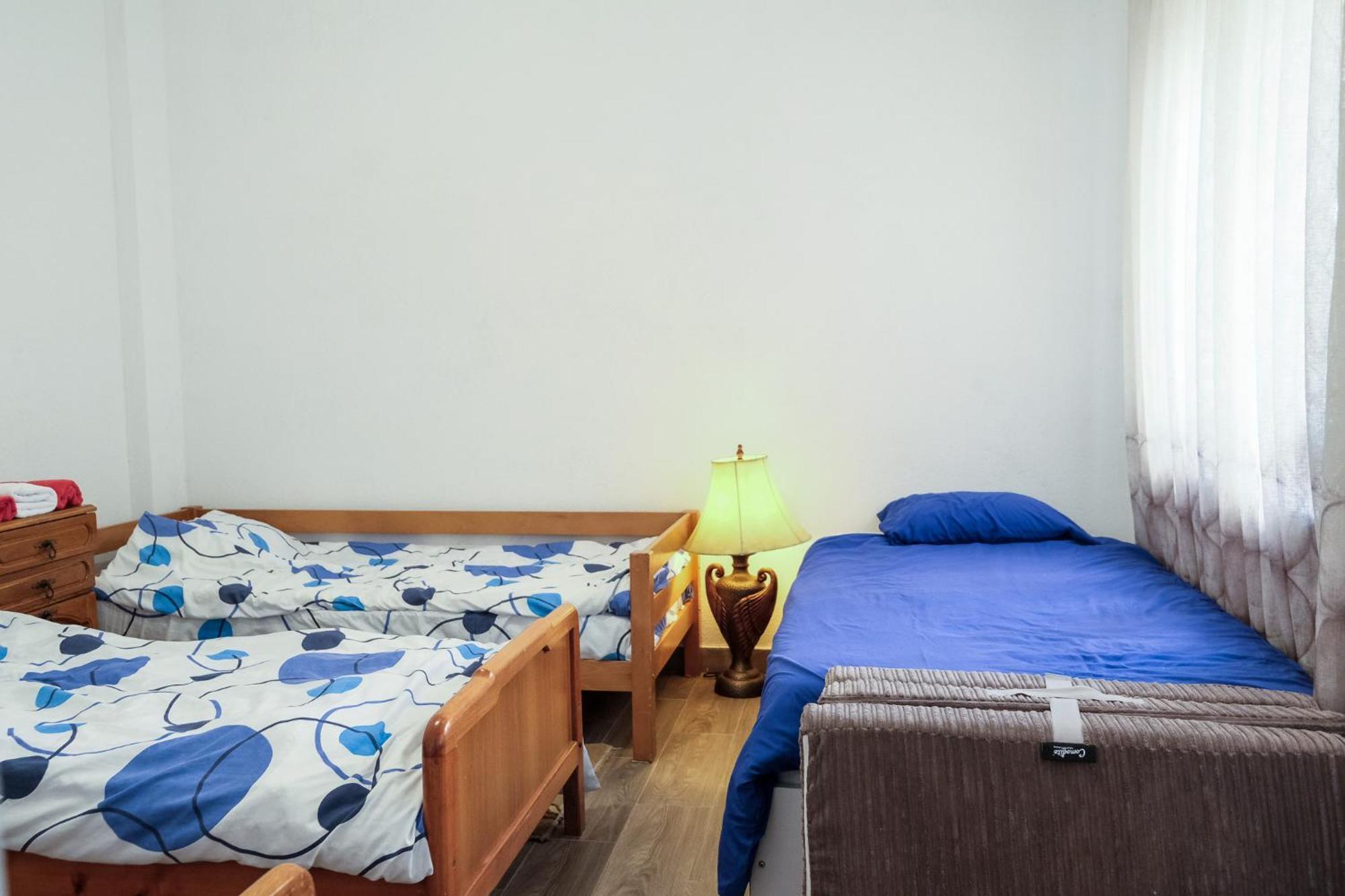 Cozy Spacious Apartment Pejë Esterno foto